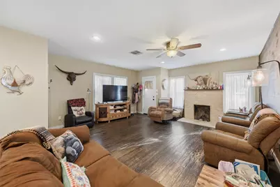 385 S Caldwell Street, Giddings, TX 78942 - Photo 12