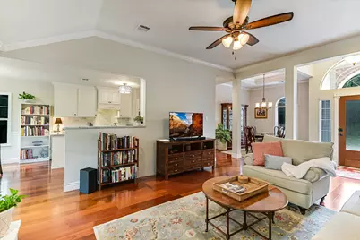 9225 Edwardson Lane, Austin, TX 78749 - Photo 4