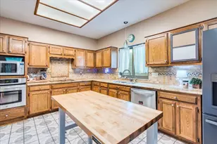 336 Primrose Dr, Kyle, TX 78640 - Photo 10