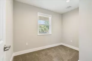 935 La Posada Dr, Austin, TX 78752 - Photo 24