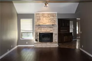 309 Juniper Dr, Mountain City, TX 78610 - Photo 8