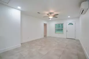 1800 Grace St, Taylor, TX 76574 - Photo 4