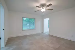 1800 Grace St, Taylor, TX 76574 - Photo 12
