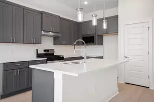 200 W 56th St, Austin, TX 78751 - Photo 4