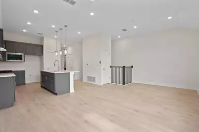 200 W 56th Street #1104, Austin, TX 78751 - Photo 6