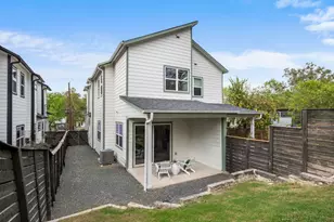 1301 Cometa St, Austin, TX 78721 - Photo 30