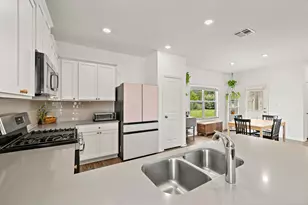 920 Legends Ln, Georgetown, TX 78628 - Photo 10