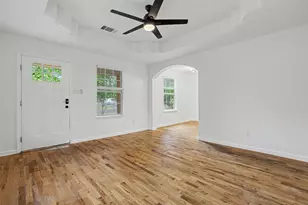6307 Chesterfield Ave, Austin, TX 78752 - Photo 2