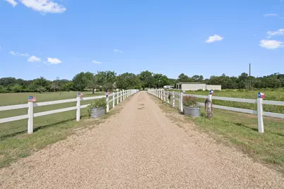 1172 County Road 418, Thorndale, TX 76577 - Photo 6