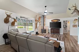 1172 Co Rd 418, Thorndale, TX 76577 - Photo 10