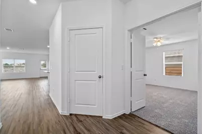180 Barcelona, Kyle, TX 78640 - Photo 4