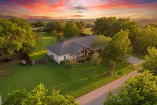 1221 Lovers Ln, Bastrop, TX 78602 - Photo 2