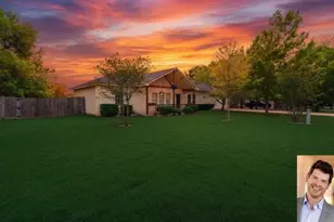 1221 Lovers Ln, Bastrop, TX 78602 - Photo 2