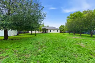 1221 Lovers Ln, Bastrop, TX 78602 - Photo 32