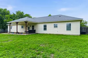 1221 Lovers Ln, Bastrop, TX 78602 - Photo 26