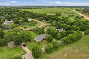 1221 Lovers Ln, Bastrop, TX 78602 - Photo 36