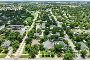 810 E University Ave, Georgetown, TX 78626 - Photo 36