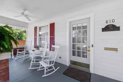 810 E University Avenue, Georgetown, TX 78626 - Photo 2