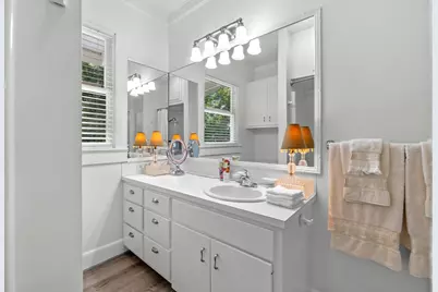 810 E University Avenue, Georgetown, TX 78626 - Photo 8