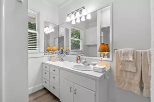 810 E University Ave, Georgetown, TX 78626 - Photo 8