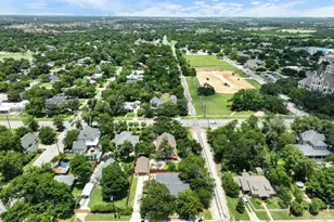 810 E University Ave, Georgetown, TX 78626 - Photo 38