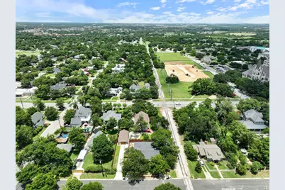 810 E University Avenue, Georgetown, TX 78626 - Photo 38