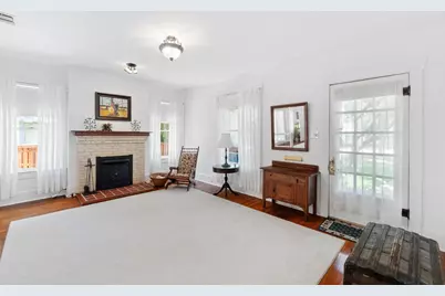 810 E University Avenue, Georgetown, TX 78626 - Photo 6