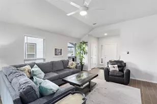 208 Blue Agate Ct, Jarrell, TX 76537 - Photo 10