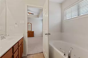 1310 W Parmer Ln, Austin, TX 78727 - Photo 4