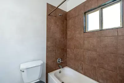 2003 E 9th Street, Austin, TX 78702 - Photo 24