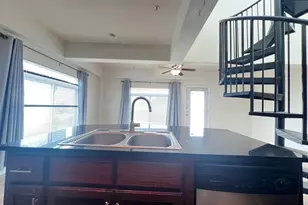 910 W 25th St, Austin, TX 78705 - Photo 24