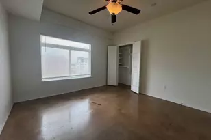 910 W 25th St, Austin, TX 78705 - Photo 14