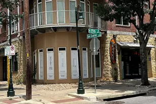 910 W 25th St, Austin, TX 78705 - Photo 2