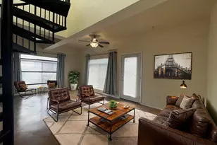 910 W 25th St, Austin, TX 78705 - Photo 32