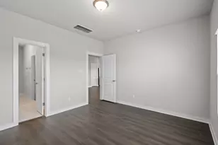 177 Sleep Holw, Jarrell, TX 76537 - Photo 16