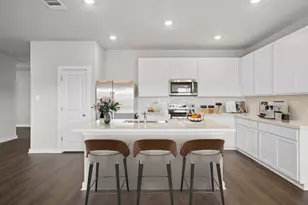 177 Sleep Holw, Jarrell, TX 76537 - Photo 4