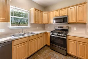 1311 E M. Franklin Ave, Austin, TX 78721 - Photo 8