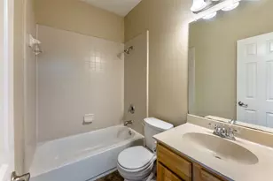 1311 E M. Franklin Ave, Austin, TX 78721 - Photo 20