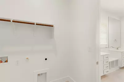 313 West Faulkner Street, Liberty Hill, TX 78642 - Photo 16