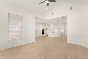 313 W Faulkner St, Liberty Hill, TX 78642 - Photo 10