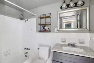 1800 Lavaca St, Austin, TX 78701 - Photo 6