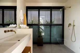 2302 E 11th St, Austin, TX 78702 - Photo 24