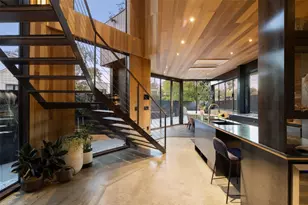 2302 E 11th St, Austin, TX 78702 - Photo 8