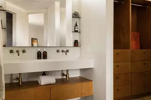 2302 E 11th St, Austin, TX 78702 - Photo 36