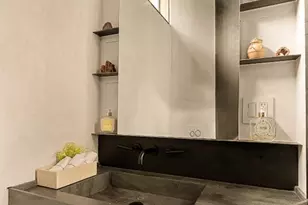 2302 E 11th St, Austin, TX 78702 - Photo 22