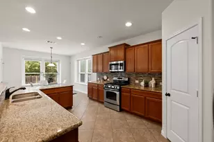608 Royal Burgess Dr, Round Rock, TX 78664 - Photo 10