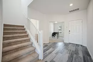 158 Crimson Ln, Kyle, TX 78640 - Photo 4