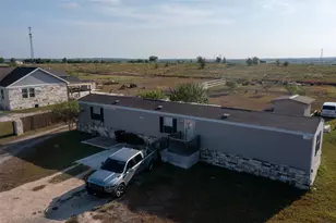 363 El Rey Dr, Kyle, TX 78640 - Photo 2