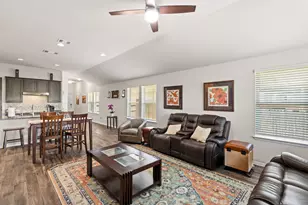 205 Four Star Dr, Elgin, TX 78621 - Photo 14