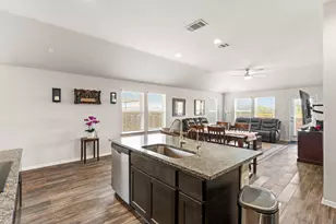 205 Four Star Dr, Elgin, TX 78621 - Photo 6